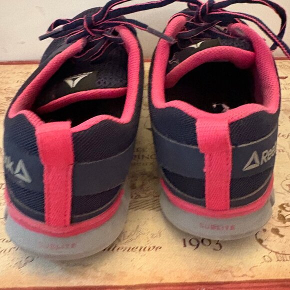 Women's Reebok Sublite Cushion Work Shoes - Size 7.5 Wide (7.5W) - $65 CAD - Picture 2 of 4